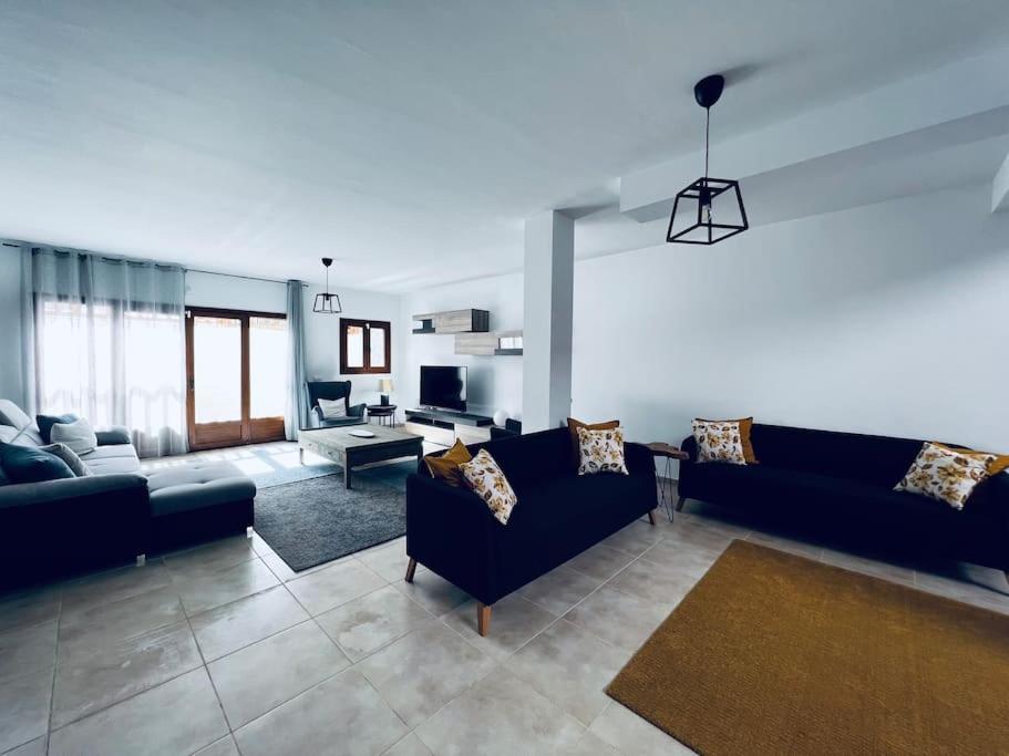 Lovely Casa Suenos, Heated Pool X Snooker Table Playa Blanca (Lanzarote)